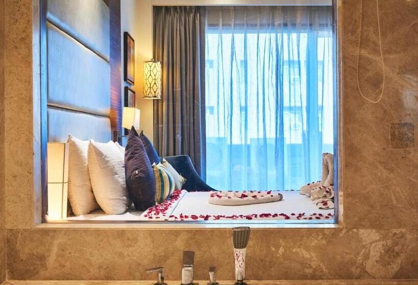 هتل The P L Palace Agra