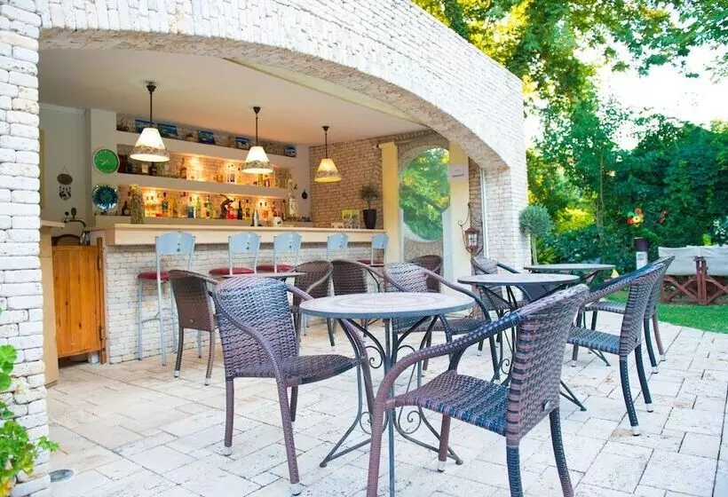 Hotelli Villa Eden