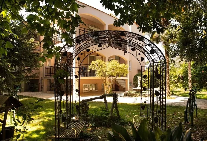 Hotelli Villa Eden