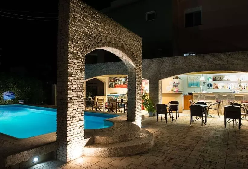 Hotelli Villa Eden