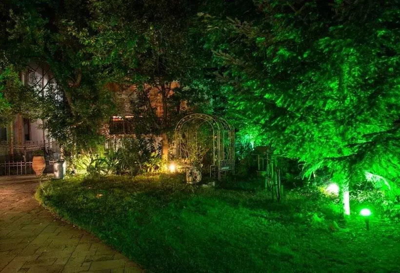 Hotelli Villa Eden