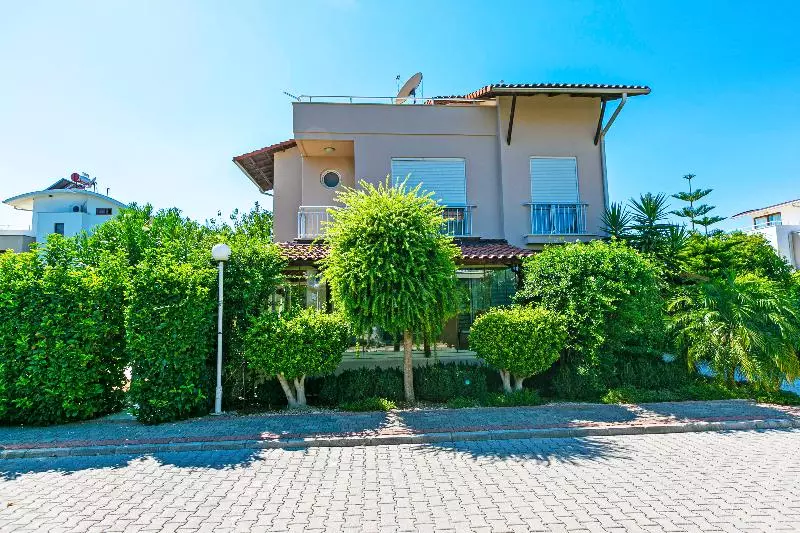 Hotelli Paradise Town Villa Beldora