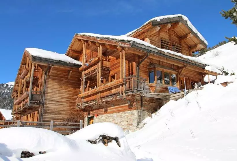 تختخواب و صبحانه Chalet Le Pot De Miel
