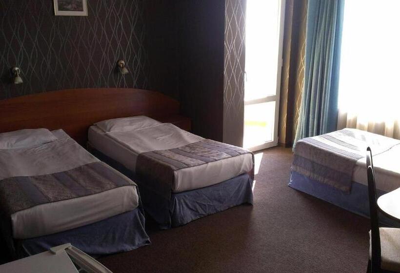 Family Hotel Lazuren Briag