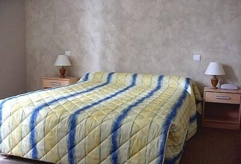 Отель Auberge De La Tour