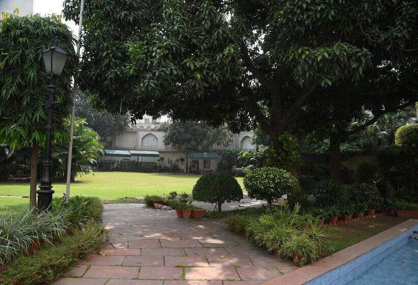 Отель Kamal Palace