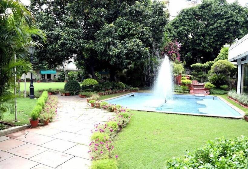 Отель Kamal Palace