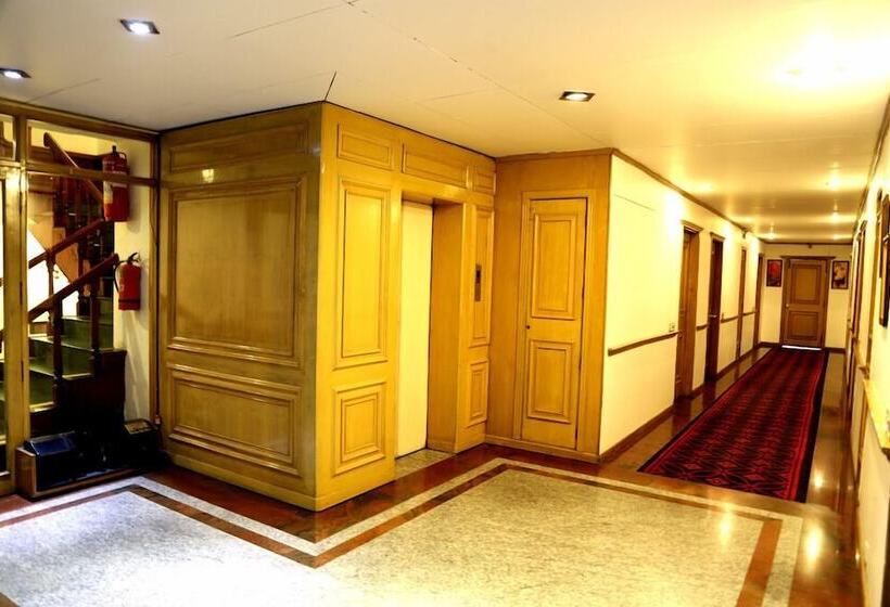 Отель Kamal Palace