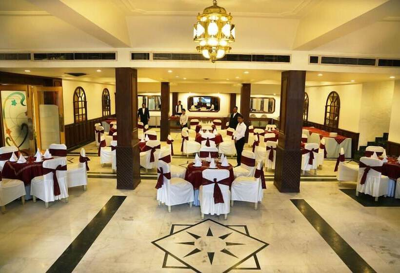 Отель Kamal Palace