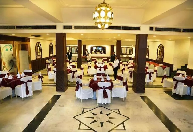 ホテル Kamal Palace