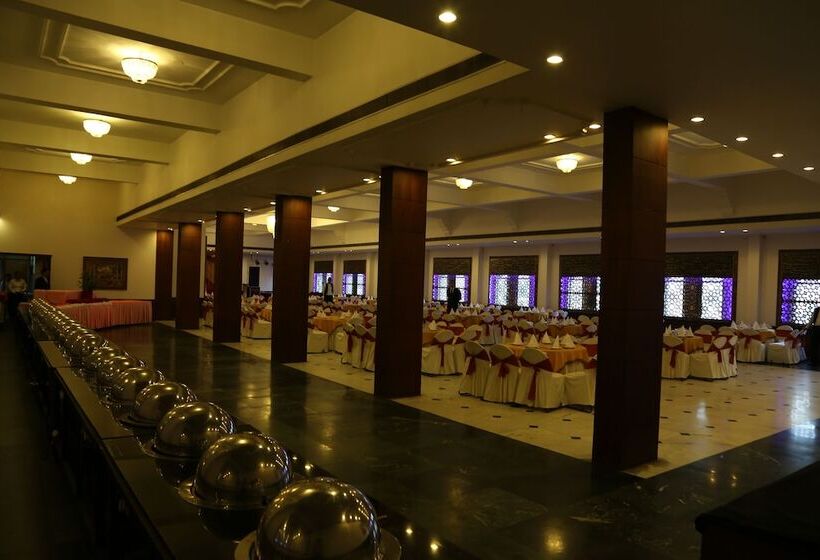 Отель Kamal Palace