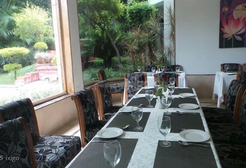 Отель Kamal Palace