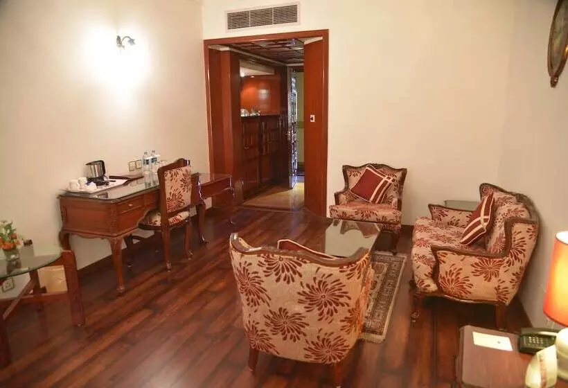 ホテル Kamal Palace