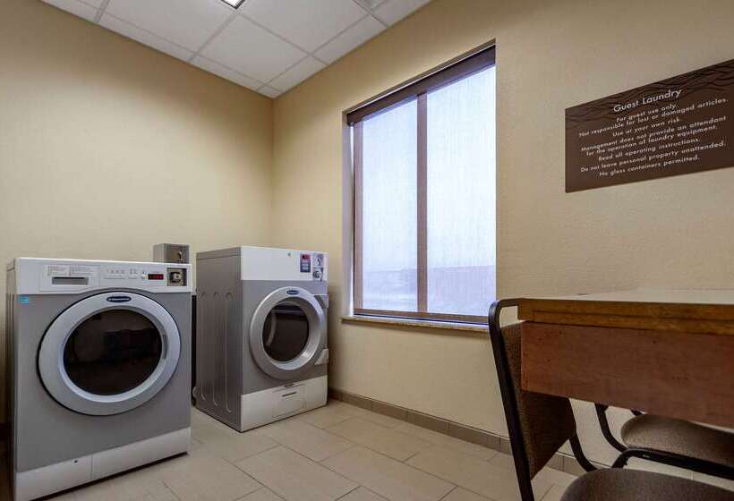 호텔 Comfort Inn & Suites Sidney I 80