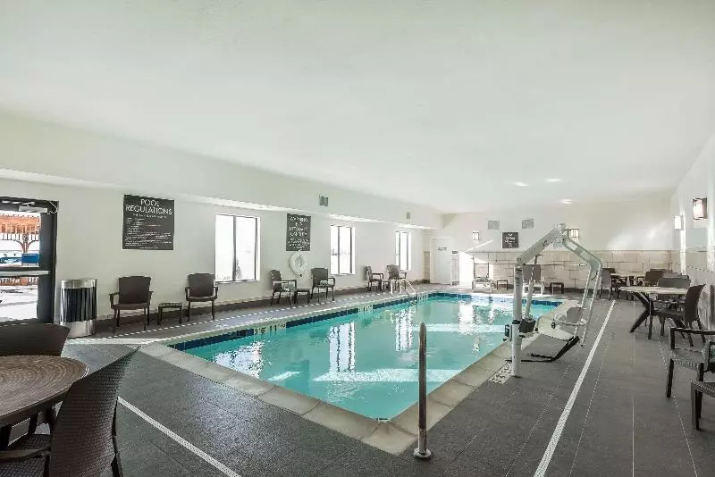 ホテル Comfort Inn & Suites Sidney I 80