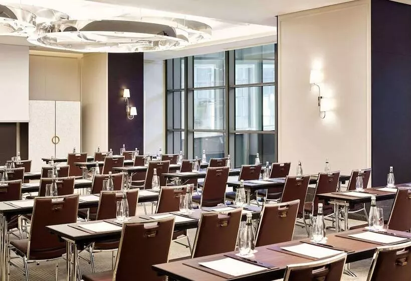 ホテル Fairmont Quasar Istanbul