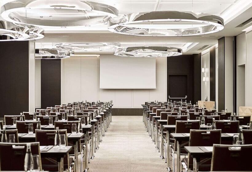 ホテル Fairmont Quasar Istanbul