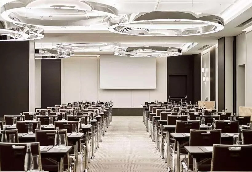 ホテル Fairmont Quasar Istanbul