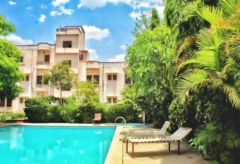 בית מלון כפרי Green Park Resort