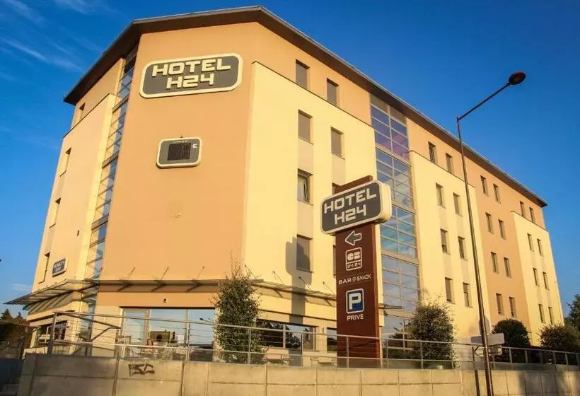 Hotel H24