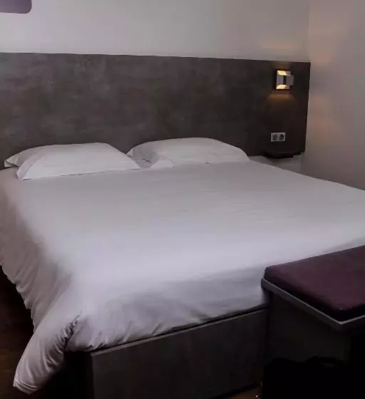 Hotel H24