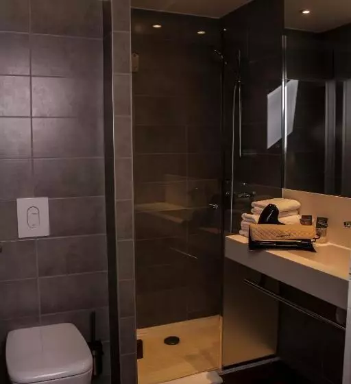 Hotel H24