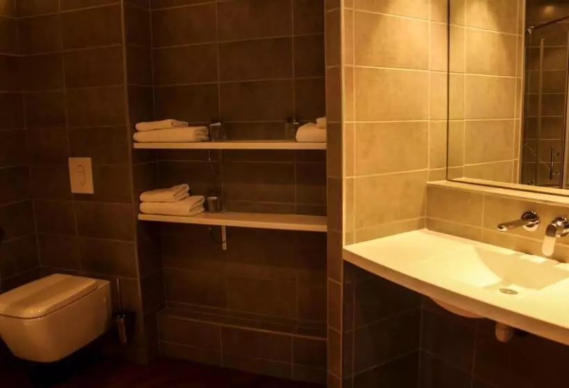 Hotel H24