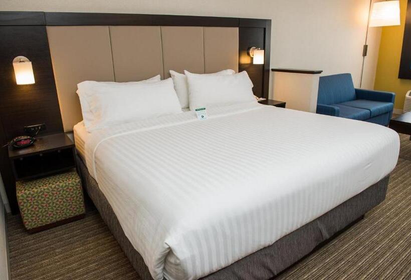 هتل Holiday Inn Express & Suites Marietta, An Ihg