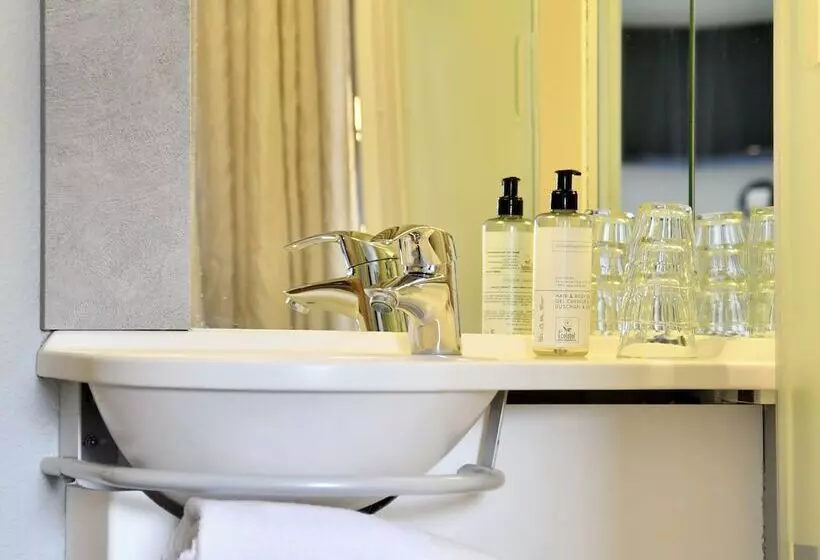 ホテル Ibis Budget Nantes Reze Aeroport