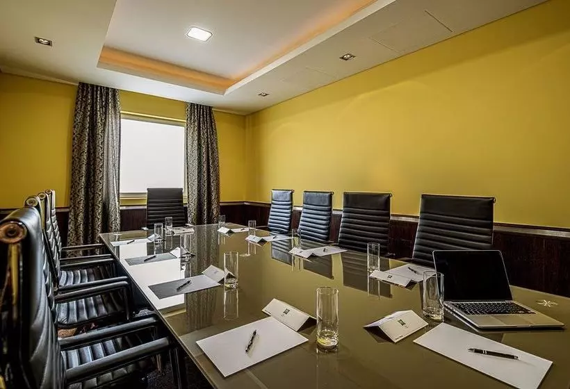 Iu Hotel Luanda Talatona