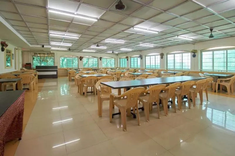 Hotelli Ishwar Inn Resort