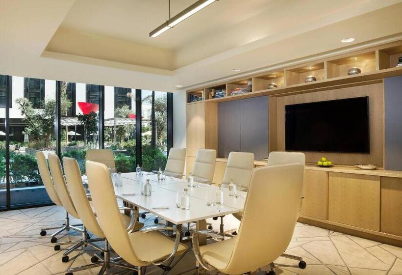 La Ville Hotel & Suites City Walk Dubai, Autograph Collection