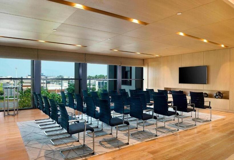 La Ville Hotel & Suites City Walk Dubai, Autograph Collection