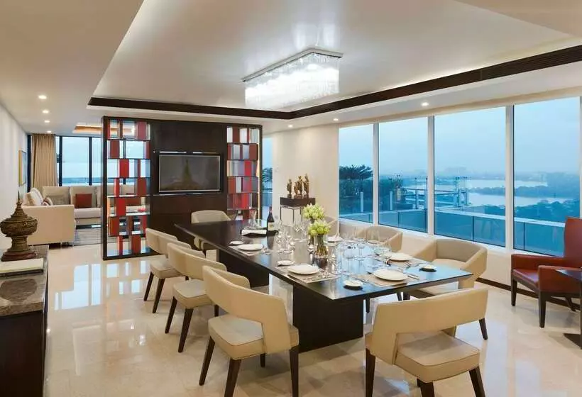 ホテル Melia Yangon