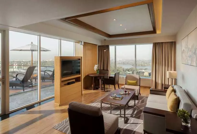 ホテル Melia Yangon
