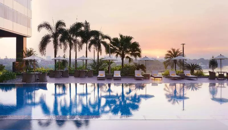 ホテル Melia Yangon