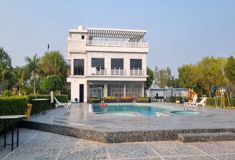 Отель Rupis Resort Near Udaipur Airport