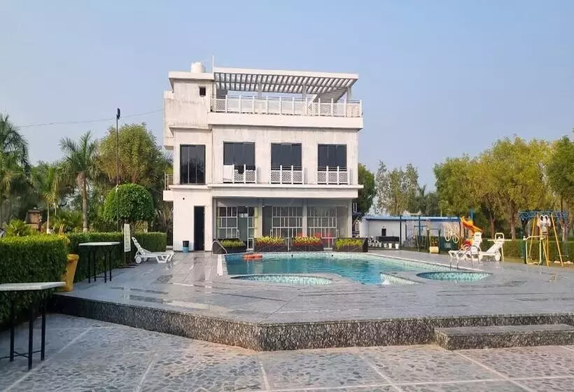 ホテル Rupis Resort Near Udaipur Airport
