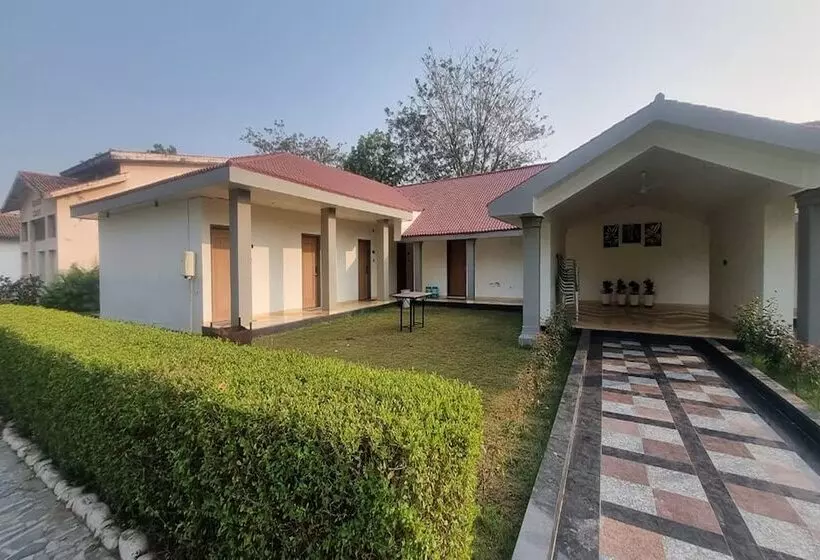 ホテル Rupis Resort Near Udaipur Airport