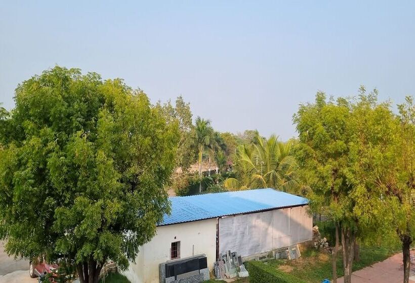 Отель Rupis Resort Near Udaipur Airport