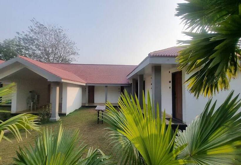 Отель Rupis Resort Near Udaipur Airport