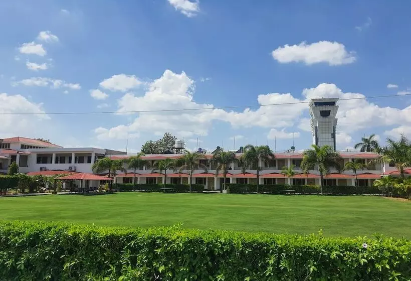 ホテル Rupis Resort Near Udaipur Airport