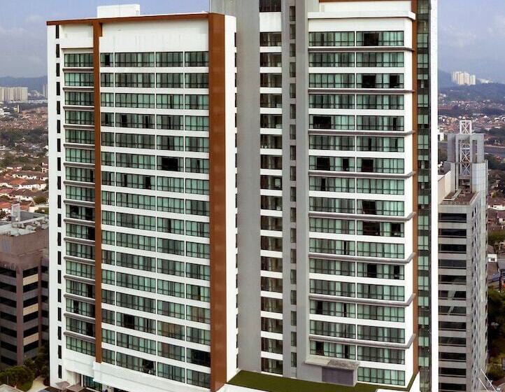 בית מלון כפרי Somerset Damansara Uptown Petaling Jaya