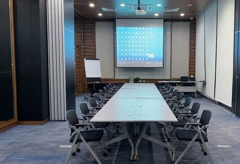 בית מלון כפרי Somerset Damansara Uptown Petaling Jaya