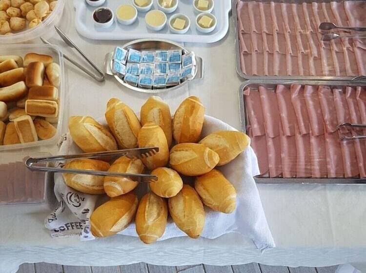 ホテル Vargas Peruibe