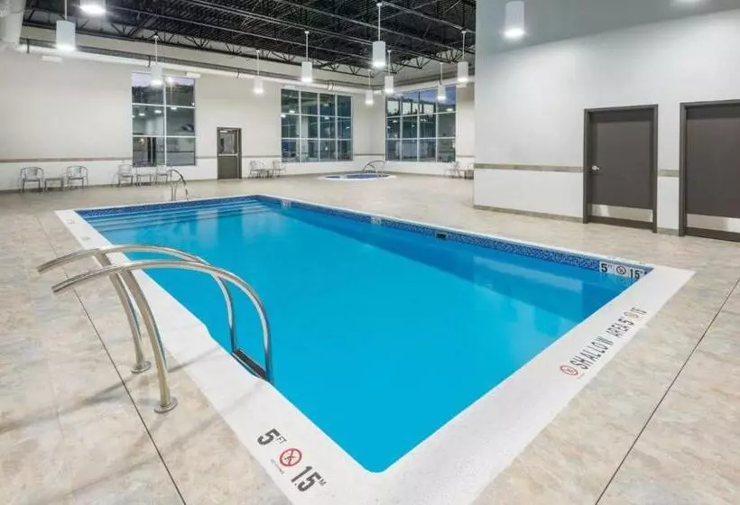 Microtel Inn & Suites By Wyndham Sudbury