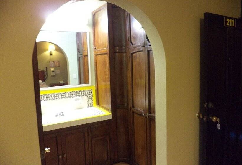 Мотель Baja Del Sol Inn