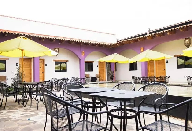 ユースホステル Hostal De La Montaña