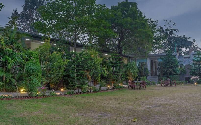 Hotel Srina Forest Roar