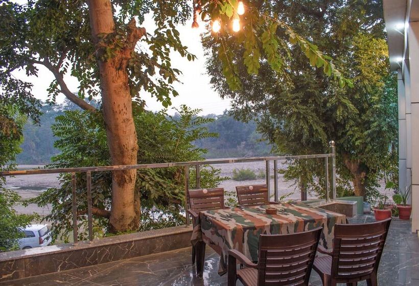 Hotel Srina Forest Roar